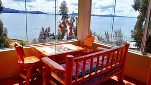 In-room dining - Amantani Samary Lodge (Isla Amantani)