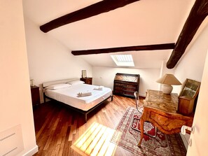 3 soverom, strykejern/-brett, wi-fi og sengetøy