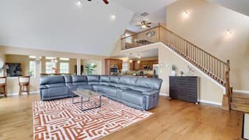 Smart TV, fireplace, video games, table tennis