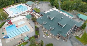 Exterior - Poconos Masthope 6BR Home Ski Big Bear - Lake Pool (Lackawaxen)