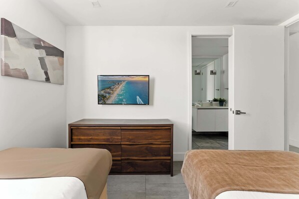 2 bedrooms, iron/ironing board, travel crib, WiFi