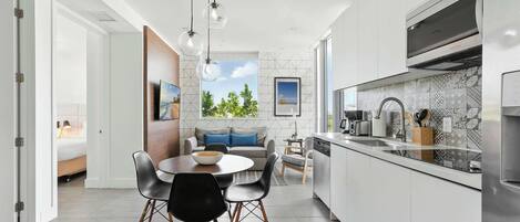 Fridge, microwave, stovetop, dishwasher
