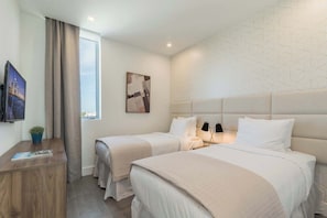 2 bedrooms, iron/ironing board, travel cot, WiFi
