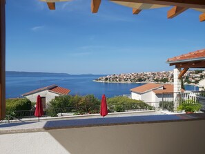 Property grounds - Heated infinity pool,  family apartment by pool side with panoramic sea view  A1 (Okrug Gornji)