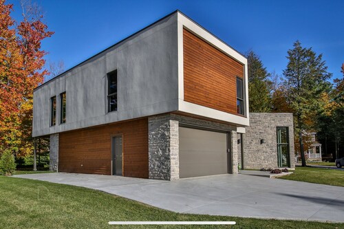 Maison des Prestige, Situé en Montréal et Québec. Avec Piscine Chauffée
