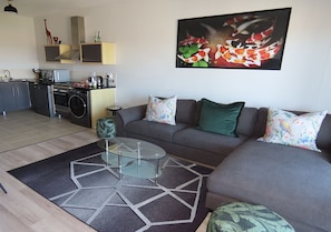 Smart TV - Cape Town Luxury Stays Knightsbridge Luxury Apartment Century City (Cape Town)