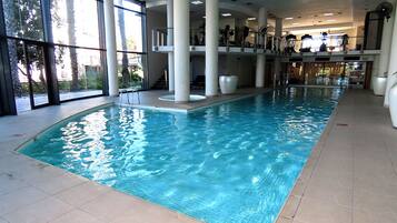 Innenpool, beheizter Pool