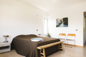7 chambres, bureau, Wi-Fi, draps fournis