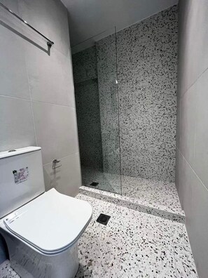 Apartment | Bathroom | Shower, hair dryer, towels
