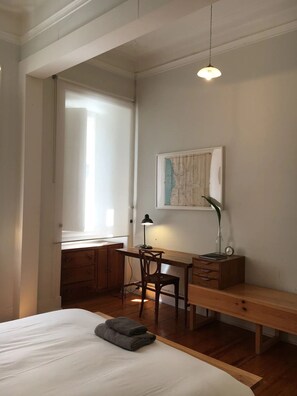 1 quarto, Wi-Fi de cortesia, roupa de cama