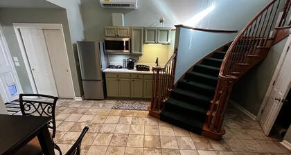 Updated space near Davis Medical Center, Grocery Store, Restaurants, and Freeway