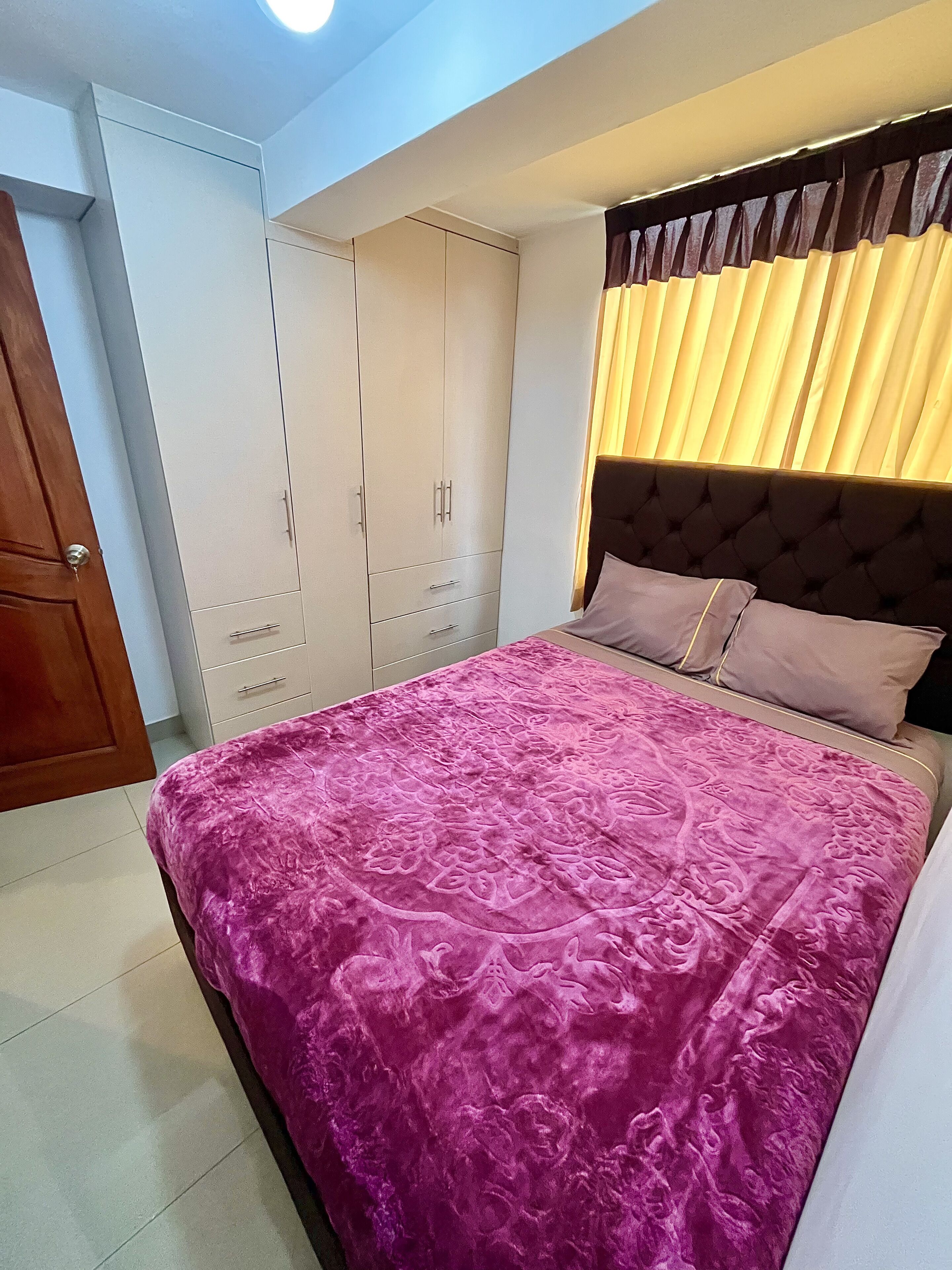 2 chambres, fer et planche à repasser, Wi-Fi gratuit, draps fournis