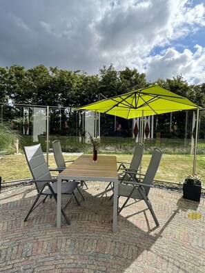 屋外ダイニングエリア