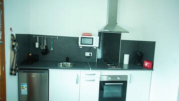 Micro-ondes, four, plaque de cuisson, lave-vaisselle