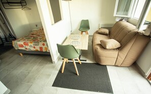 1 chambre, fer et planche à repasser, Wi-Fi, draps fournis