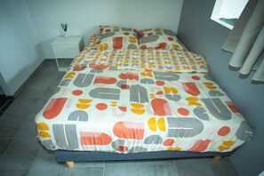 1 chambre, fer et planche à repasser, Wi-Fi, literie fournie