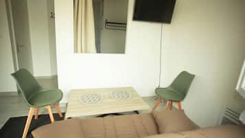 1 chambre, fer et planche à repasser, Wi-Fi, draps fournis