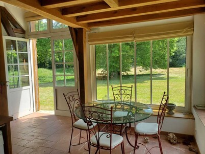 Dans le val de Loire, Gite de Charme Pour 4 Personnes au Château de La Noue