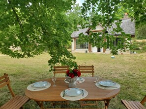 屋外ダイニングエリア