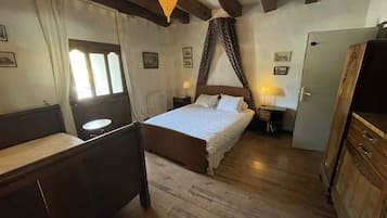 1 slaapkamer, een bureau