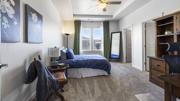 3 camere, una scrivania, ferro/asse da stiro, Wi-Fi gratuito