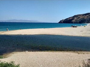 On the beach - Despoina Rooms Potami (Karystos)