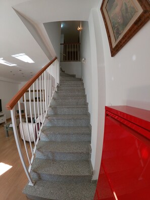 Interior - Sierra Nevada & La Alhambra (Huétor Vega)