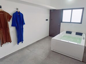 Suite de lujo | Bañera profunda