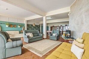 TV - Casas do Salão - Mangerona by Madeira Sun Travel (Porto Moniz)