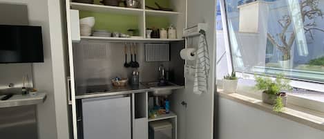 冰箱、炉灶、茶具/咖啡用具、厨具/餐具