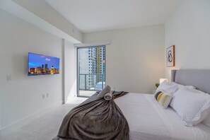 1 bedroom, premium bedding, blackout curtains, iron/ironing board - Brickell Heart Condo with Amazing Views (Miami)