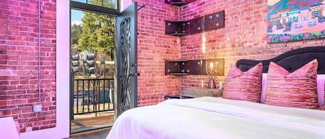 4 bedrooms, free WiFi, bed sheets