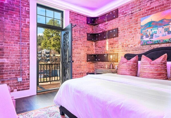 4 bedrooms, free WiFi, bed sheets