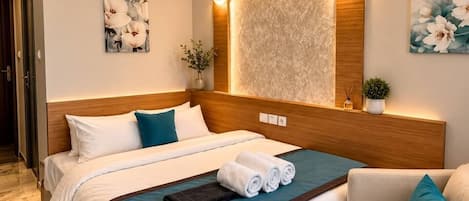 Habitación estándar | Escritorio y espacio para trabajar con laptop