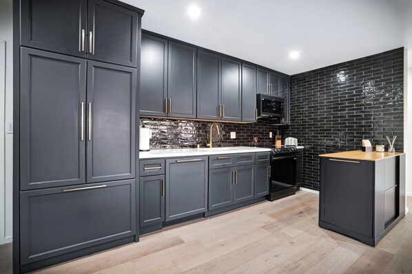 Microwave, oven, stovetop, dishwasher