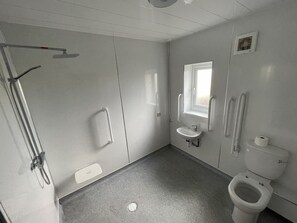 Economy Shared Dormitory, Private Bathroom, Garden View | Bathroom - Eat and Sleep Lindisfarne  (Berwick-upon-Tweed)