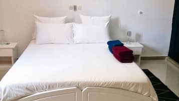 2 makuuhuonetta, silitysrauta/-lauta, Wi-Fi, vuodevaatteet