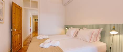 4 bedrooms, iron/ironing board, travel crib, free WiFi