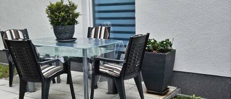 屋外ダイニングエリア