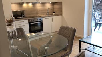 Microonde, forno, piano cottura, lavastoviglie
