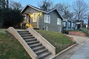 Exterior - ***The White Flower ***New Remodel (Tyler)