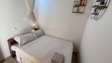 3 camere, una scrivania, ferro/asse da stiro, culla da viaggio