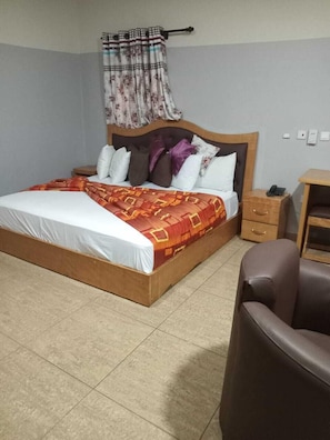 Honeymoon Single Room, City View | 1 bedroom, free WiFi