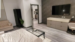 Elite Apartment, 1 Bedroom, Accessible, City View | 1 bedroom, blackout curtains, iron/ironing board, free WiFi - Elite Terrace - Spacious Apt w Terrace (Newark)