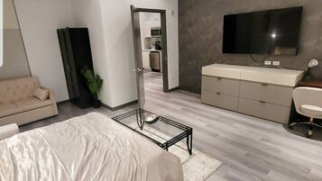 Elite Apartment, 1 Bedroom, Accessible, City View | 1 bedroom, blackout curtains, iron/ironing board, free WiFi