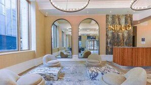 Lobby sitting area - Elite Terrace - Spacious Apt w Terrace (Newark)