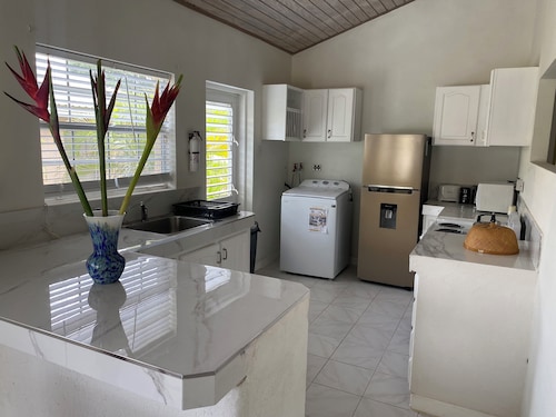 2 bedroom 2bathroom near Holetown