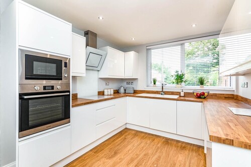 Modern 3 Bedroom House NEC Contractors and Leisure