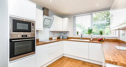 Modern 3 Bedroom House NEC Contractors and Leisure