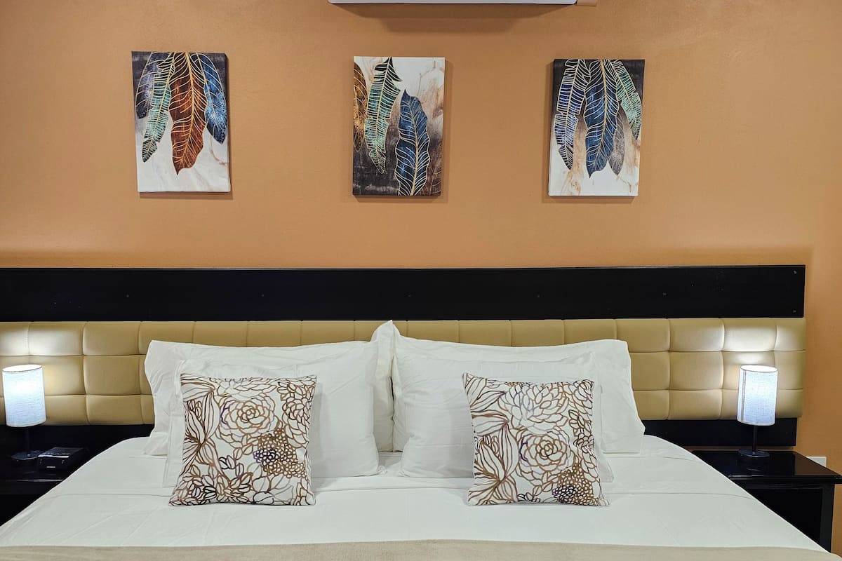 Deluxe Suite, Non Smoking, Sea View | 1 bedroom, premium bedding, down duvets, pillow-top beds